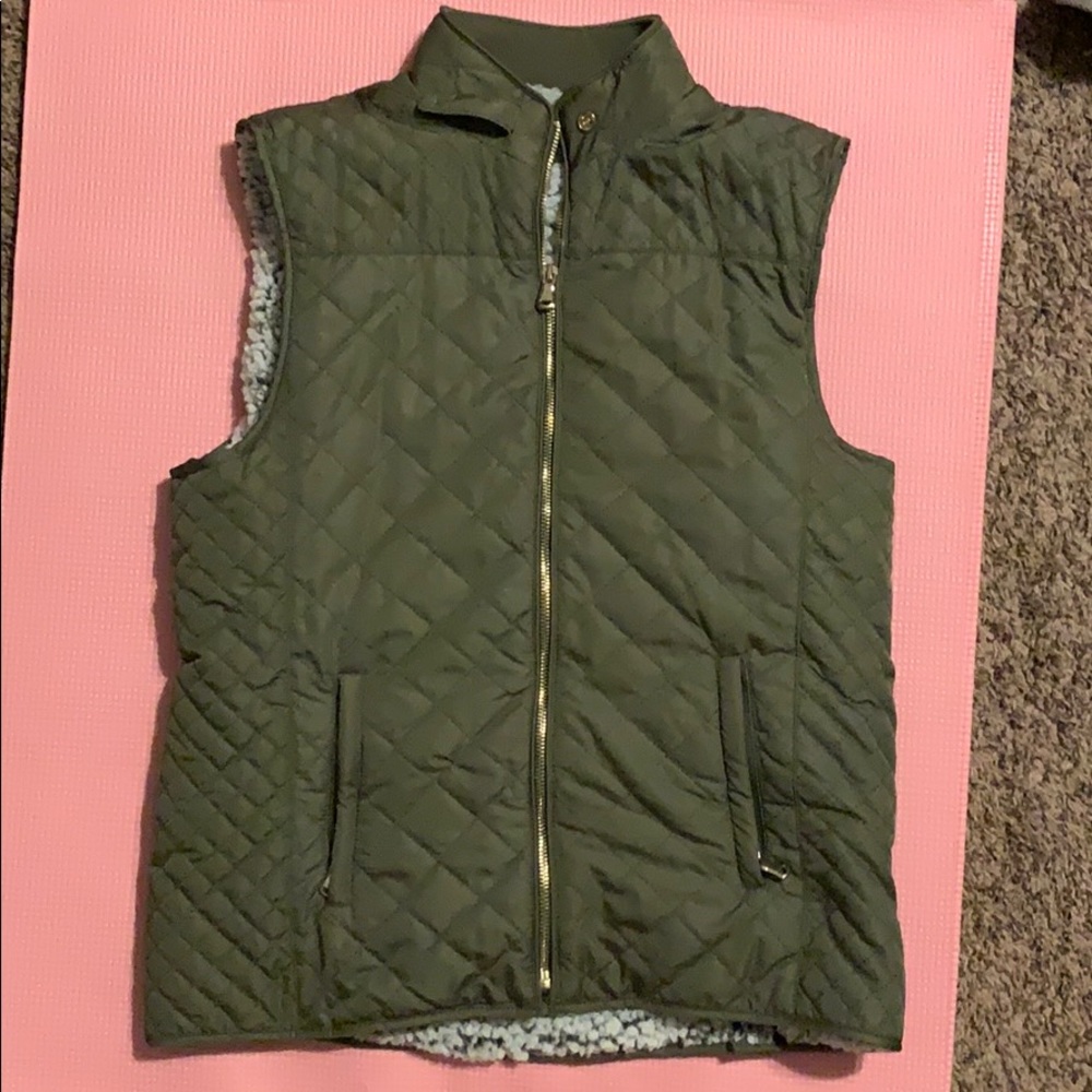 FRANCESCA’S SHERPA QUILTED VEST (Final Price, not negotiable)